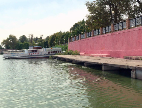 Ещё 15 тысяч литров зеленых водорослей внесли в людиновское водохранилище