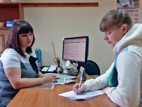 Семьи с низким доходом смогут получать универсальное пособие с 1 января