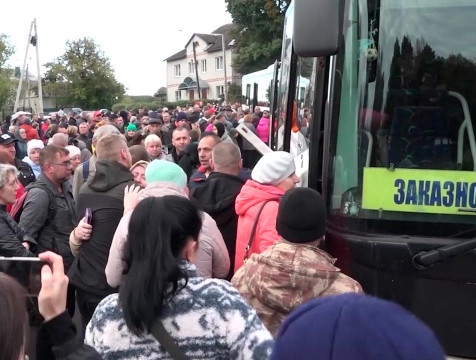 Мобилизованные Кировским военкоматом отправились в учебный центр