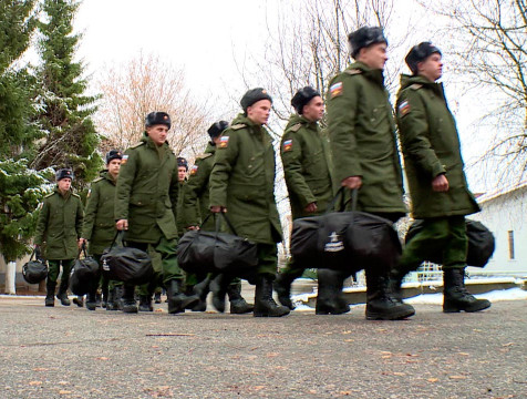 Около 1000 призывников отправятся в войсковые части на территории России