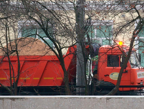 20 тысяч тонн противогололедной смеси заготовили в Калуге