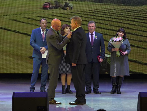 Аграриев региона поздравили с наступающим профессиональным праздником