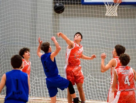 Первый юношеский турнир по баскетболу памяти Геннадия Ветрова начался в Калуге