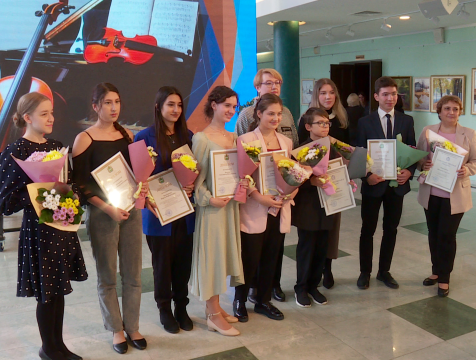 43-м одаренным детям присудили стипендию правительства Калужской области