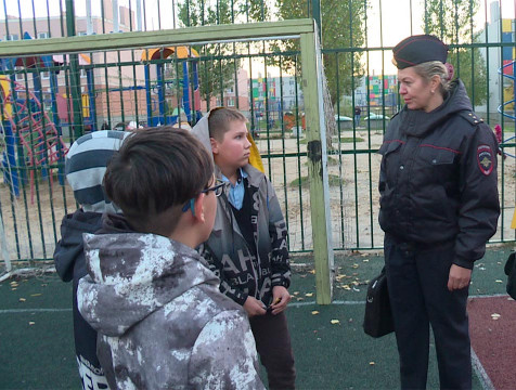 Поведение школьников в Кошелеве улучшилось благодаря рейдам родительского патруля