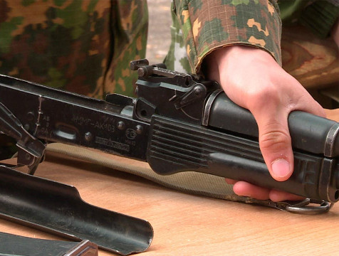 В Калуге запустят программу начальной военной подготовки молодежи