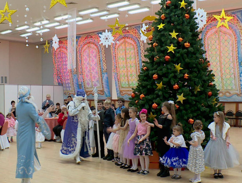 Детские новогодние утренники в Калуге отменять не будут