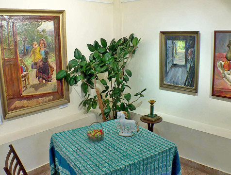 Выставка живописи XX века из коллекций калужан открылась в Доме музыки