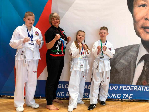 Калужские тхэквондисты завоевали 20 медалей на соревнованиях ЦФО