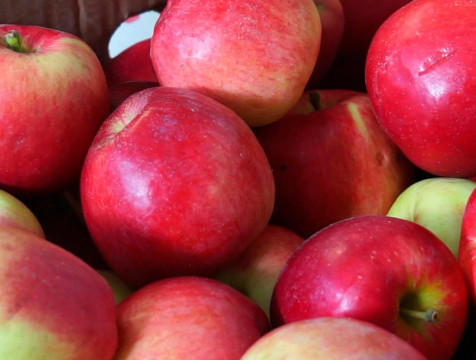 Яблоки подешевели, а помидоры подорожали за неделю в калужских магазинах