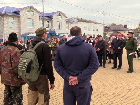 Группа мобилизованных медынцев отправилась на боевое обучение в Ногинск