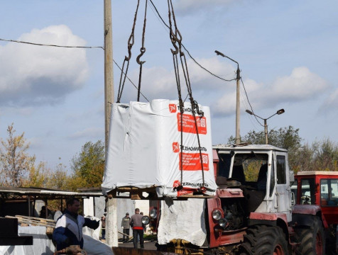 Около 60 тонн строительных материалов доставили из Калуги в подшефный Первомайск