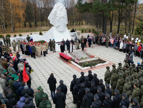 Останки семерых красноармейцев перезахоронили в Малоярославецком районе