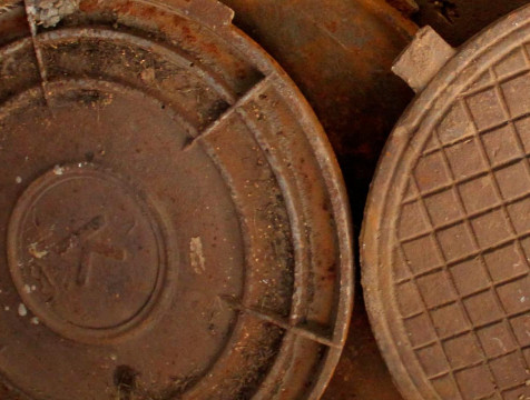 Опасные для жизни колодцы закрыли в Юхновском районе по требованию прокуратуры