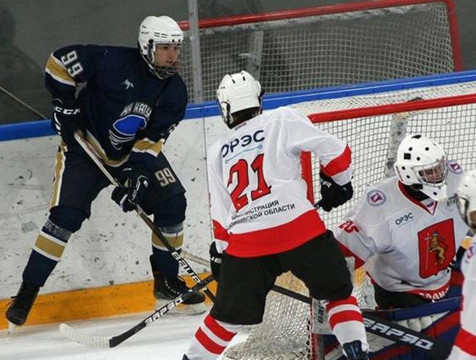 Калужские хоккеисты уступили владимирскому 