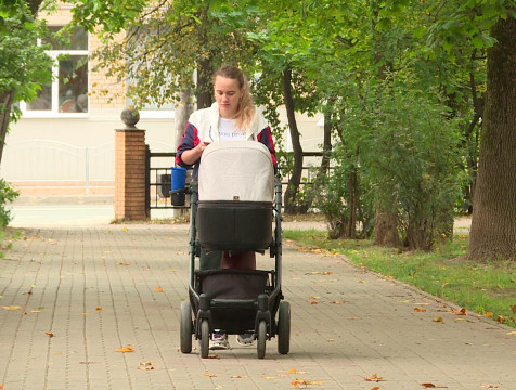 Более 1,6 тысячи калужских семей получили единовременное пособие при рождении ребенка с начала года