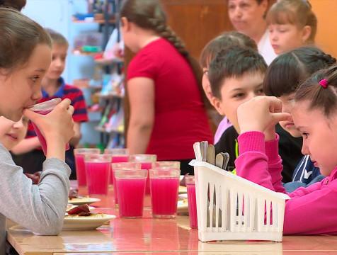 Около 2 млрд рублей выплатило калужское отделение ПФР на детей от 8 до 17 лет