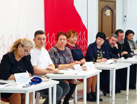 Духовно-нравственное воспитание детей и молодежи обсудили на заседании в Людинове