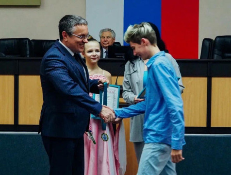 Стипендиатов городского головы наградили в Калуге