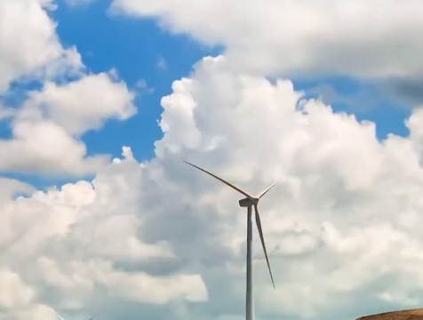 Об усилении ветра до 17 метров в секунду предупредили в МЧС