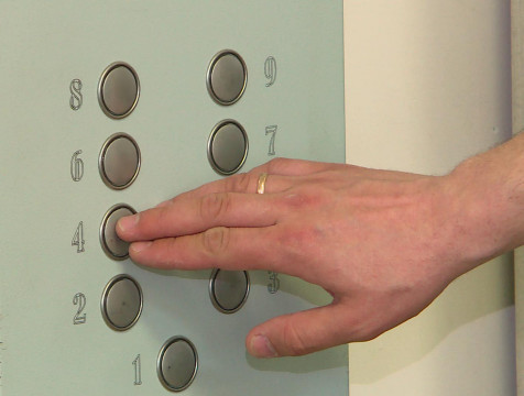 57 новых лифтов установят в 2023 году в домах Калуги