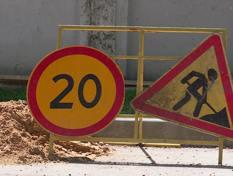 Подрядчику грозит штраф за нарушение сроков ремонта дороги в Бабынинском районе