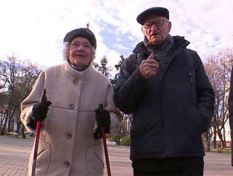 Калужская семейная пара решила отправить бойцам деньги, полученные к бриллиантовой годовщине свадьбы