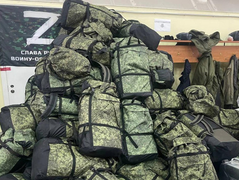 Денисов передал мобилизованным калужанам снаряжение и оборудование