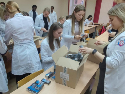 500 аптечек, собранных на пожертвования, отправят калужанам в зону СВО