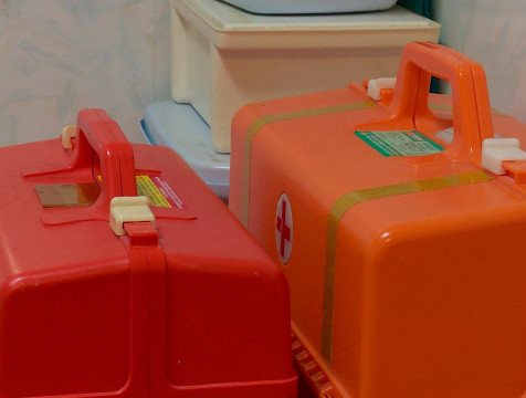 Скорая помощь приехала к девочке в Ахлебининскую школу через 11 минут после вызова