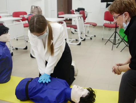 Мечтающие о профессии врача людиновские школьники создали волонтерский отряд