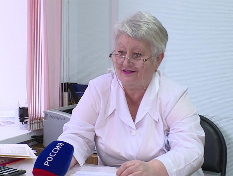 Старшей медсестре из Калуги с 47-летним стажем присвоили почетное звание