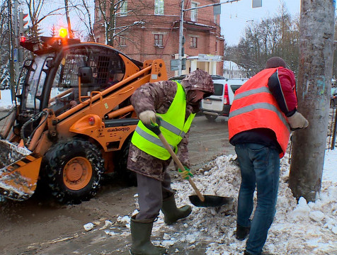 1220 кубов снега вывезли с улиц Калуги