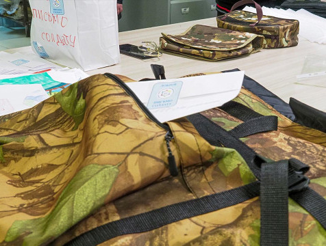 Пошив рюкзаков для мобилизованных наладили на предприятии в Калуге