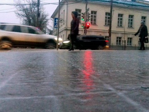 МЧС предупредило калужан о гололедице на дорогах