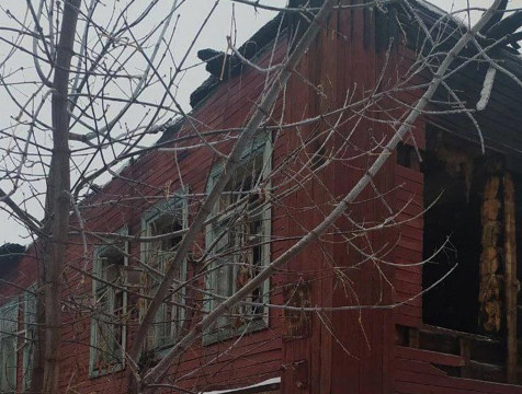 Суд обязал снести аварийный дом на улице Космонавта Комарова в Калуге