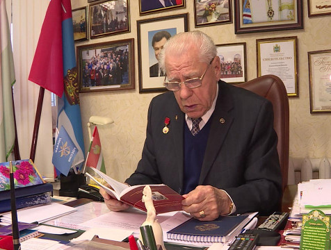 Путин наградил Николая Алмазова почетной грамотой