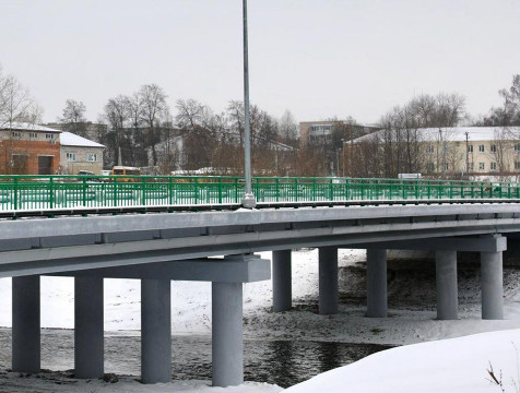 Новый мост через реку Неполодь в Людиновском районе откроется до конца декабря