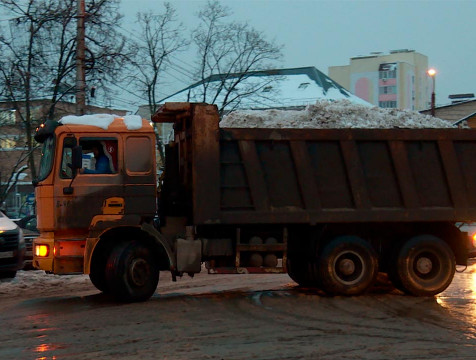 Более 4 тысяч кубометров снега вывезли с улиц Калуги за сутки