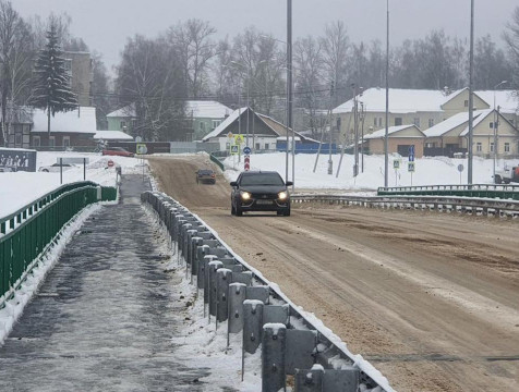 Новый мост через реку Неполодь открылся в Людинове