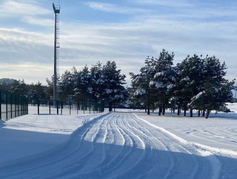 Лыжную трассу проложили в сквере Волкова