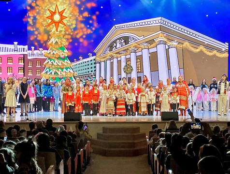 Владислав Шапша поздравил детей на епархиальной рождественской ёлке