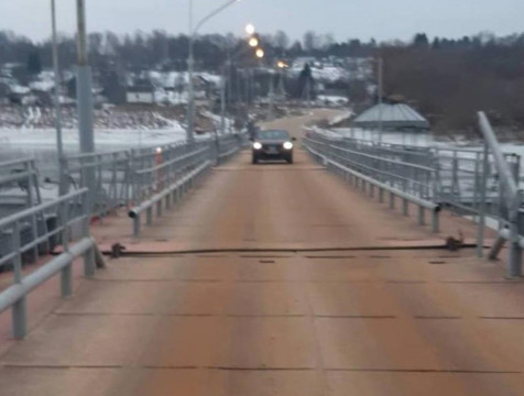 Движение по понтонному мосту в районе Дугны восстановлено