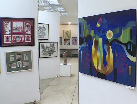 Итоговая художественная выставка открылась в калужском Доме художника