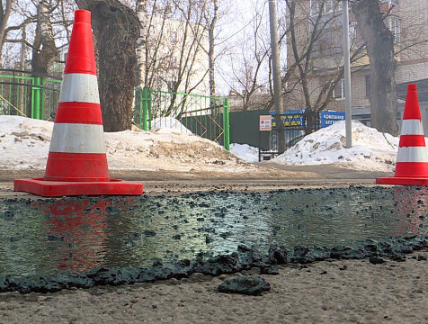 Свыше тысячи квадратных метров дорожного полотна отремонтировали в Калуге с начала года