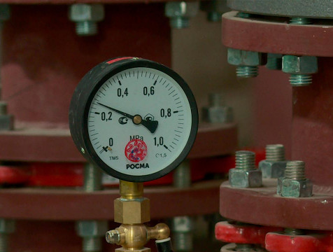 Часть домов на Правобережье остается без отопления после коммунальной аварии