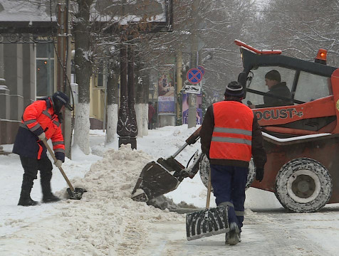 Коммунальщики Калуги готовятся к очередному весеннему снегопаду