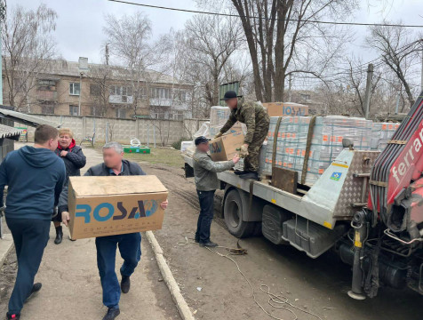 Строительные материалы, продукты и посылки для участников СВО доставили из Калуги на Донбасс
