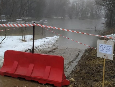 Участок дороги к деревне Афанасово затопило в Малоярославецком районе