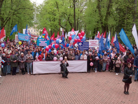 Трудовые профсоюзы провели первомайский митинг в парке Калуги